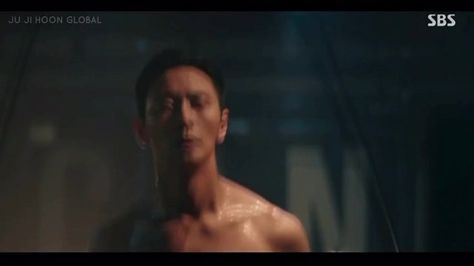 In the drama #Hyena, Ju Ji Hoon worked very hard to tone his abs for his role as Yoon Hee Jae. “Ji Hoon succeeded in stealing women’s hearts.” ❤️💯 #jujihoon #주지훈 #하이에나 | Ju Ji Hoon 주지훈 Global