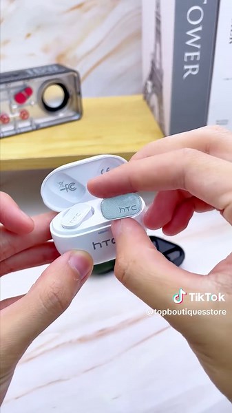 🔥⏰Highly recommend this Smart translation earbuds 👍💯This headphones works great 😎🤤#earbuds #earbudswireless #earbudsviral #headphone #headphonesrecommended