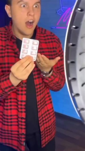 Magic Trick Revealed 🤯😱#magictrick #revealed #illusion #magicsecret #tiktokmagic