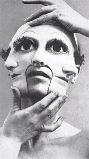 shop▫️show on Instagram: "▫️three-faced mask▫️ Трёхликая маска — мощный символ, олицетворяющий тройственную природу Стремя лицами часто изображают древнегреческую богиню Гекату, богиню магии, лунного света, перекрёстков и потустороннего мира. Символизируя её способность видеть одновременно в прошлом, настоящем и будущем и отсылая к универсальной идее тройственности. ▫️The three-faced mask is a powerful symbol representing the triple nature of existence. The ancient Greek goddess Hecate, the godd