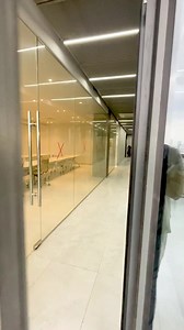 Is your office space ready for a modern makeover? Here’s how to create a productive and inspiring commercial office that enhances performance and well-being: Collaborative Spaces: Open floor plans encourage teamwork and creativity. Add comfortable breakout areas for brainstorming sessions and casual meetings. 🧠💬 Focus on Comfort: Ergonomic furniture is essential for both health and productivity. Adjustable chairs, standing desks, and comfortable meeting areas keep your team energized. 🪑💻 Opt