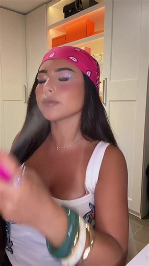 J’ai créé ce look avec mes indispensables @NYX COSMETICS FRANCE Vous validez les filles ? 💖 #festivalmakeup - Collaboration commerciale avec #NYXCOSMETICSFRANCE #NYXPROFESSIONALMAKEUP.