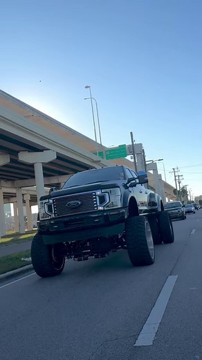 @edamani #F450 on 42” SwampThing M/T Venom Power Tires and 30” @amaniforged #wheels @lgndmotorsports @papisgarage #SwampThingMT #VenomPowerTires | Venom Power Tires