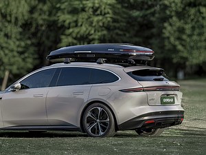 Game-Changing Roof Box Packs A 30W Solar Panel, a 20,000mAh Power Bank, and Fingerprint Unlocking - Yanko Design