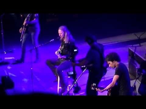 Alice in Chains - Black Gives Way To Blue - Live Key Arena Seattle,WA (10/8/2010) FULL HD