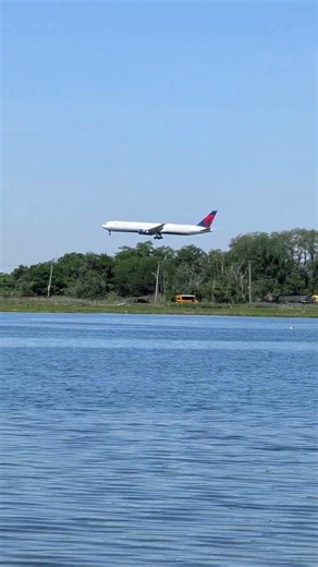 Delta Air Lines Boeing 767 - 8K