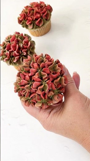 Buttercream Cupcake Bouquet - Hydrangea using tip 2D