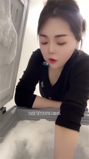 ICE EATING ASMR ❄️🤍 on Instagram: "Amazing powdery ice eating 🤤 & ice asmr & soft ice eating & ice mukbang & big bites & tasty 😋"