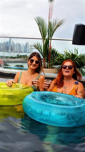 Batuque Eventos on Instagram: "Llegó la 4ª edición del Samba do Batuque… y es POOL PARTY ☀️ MAÑANA! Vamos a disfrutar el verano como se debe: samba con @grupopanasamba, caipiriña y buena energía ✨🍋‍🟩 📅 08 de febrero a las 12:00pm 📍 Tacos La Neta – Rooftop del Viajero Hostel (el lugar de siempre) 👙 Dress code: Pool Party 💦 Entradas disponibles en el link de nuestro perfil ❤️ #batuqueeventos #sambadobatuque #panamasamba #tacoslaneta #viajerohostels"