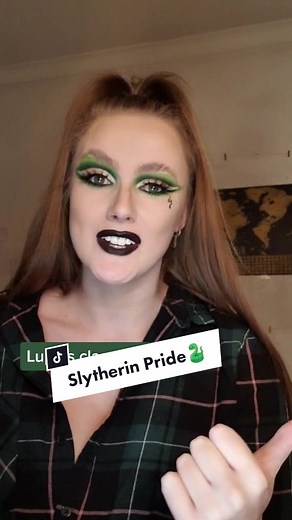 Slytherin Makeup Tutorial ft. Draco Malfoy | Hogwarts Beauty Secrets