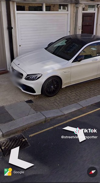 Explorando Ferrari 812 en Google Maps y Street View