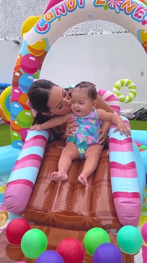 Construyendo un Parque Acuático en Casa para Nasya 🛝 | Karla Bustillos