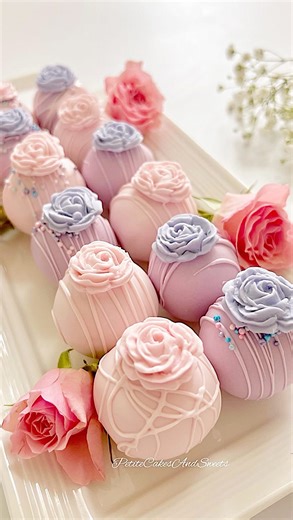 Stephanie James on Instagram: "Quick video tutorial on how I made these flower cake ball or as some call it cake truffles. These are perfect for any gift giving. Cake balls or cake truffles can come in many flavors. #cakeballs #caketruffles #mothersdaygiftideas #orlandobaker #cakeball #cakepopsicle #cakepopvideo #vídeotutorial #tutorials #makingcakepops #mothersdaytreats #orlandotreats #cakesiclesofinstagram"