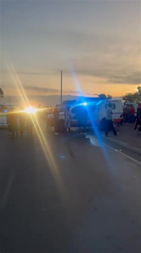 130K views · 443 reactions | A cash-in-transit heist shook Thembisa this evening. Armed robbers hit a vehicle on Zuurfontein Road and fled with the cash. Police and emergency teams are on the scene. The area remains active — avoid it and stay alert. | Beast of news | Facebook
