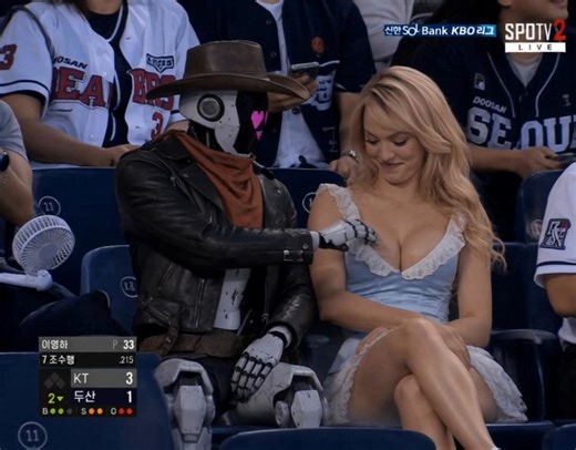 El filtro Baseball Cam de Buzzy ya parece contenido nativo de internet.No una demo tecnológica.Simplemente algo que la gente compartiría porque se ve divertido y extraño al mismo tiempo.