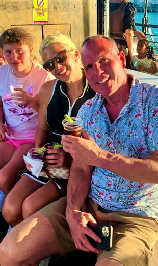 Who are we? 🌊⚓ We are Miami Aqua Tours, one of the most iconic Miami boat tour experiences located at Bayside Marketplace. For over 25 years we’ve been creating unforgettable moments sailing through Biscayne Bay. ✨ Cruise past the celebrity homes on Star Island 🏙 Enjoy the stunning Miami skyline views 🏴‍☠️ Sail on Miami’s famous pirate ship El Loro pirate ship Family fun, sightseeing, parties, and unforgettable memories on the water. 📍 Miami, Florida 🎥 Come sail with us and discover the mag