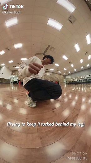 I did not expect that result 😳😵‍💫 I love FPV drones, but sometimes they aren’t always allowed—I’m going to New York today, where the city has almost entirely banned drones. @insta360‘s campaign for the X3 has been #nodronenoproblem, and while I disagree that 360 cameras will ever replace drones, I do think that they are extremely unique tools with SO MANY possibilities, especially now as they are still only emerging. . I’m excited to develop this as another creative tool in my arsenal, especi