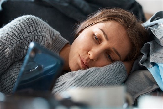 D'où vient la FOMO, la « peur de rater quelque chose », qui nous empêche de déconnecter de nos écrans