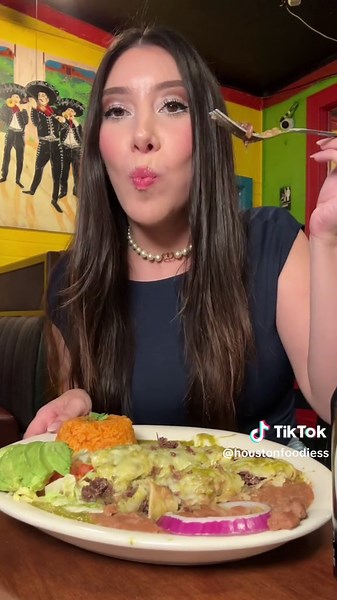 ✨AMAZING LATINO-OWNED RESTAURANTS IN HOUSTON ✨ I am so excited to partner with @Pepsi to show y’all two of the restaurants in Houston that were part of the