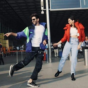 [Viral Video] Deepika Padukone finally completes the #DheemeDheemeChallenge as she matches steps with Kartik Aaryan at the airport | Bollywood Life