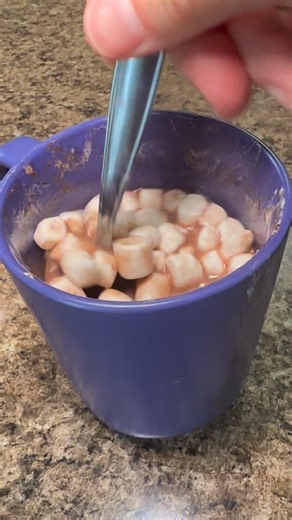 Hot chocolate night ☕️🤎 Extra marshmallows (his rules), but still protein-packed because mom knows the assignment. Equip Chocolate Prime = cozy nourishing without ruining the fun. Hot Mom Energy even in hot chocolate season 🔥 Getting the protein is a snap with code FABFIT 🔗 below Do you do hot chocolate after playing in the snow ? #Equipfoods Equip | Samantha Matchett Klosterman
