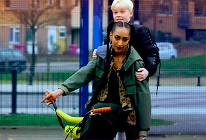 Robyn - U Should Know Better