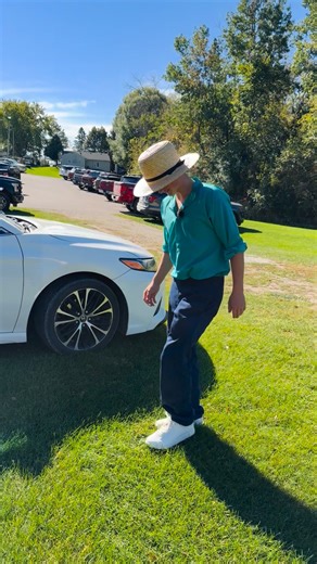 Amish wearing white shoes #amish #amishdude #rumspringa #golfing #golf | Amishdude