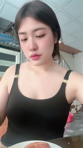 Video của Mây Mây (@maymay_hd) với bản nhạc nhạc nền - Hêu Podcast 🍃