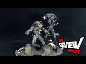 Toy Spot - McFarlane Toys Movie Maniacs Series 5 Alien & Predator Boxed Set