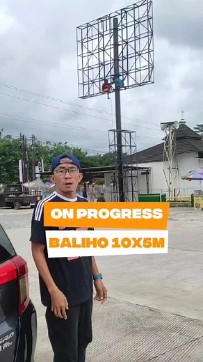 On progress pengerjaan baliho 10x5 meter UIN Purbalingga. Konsultasikan kebutuhan promosi kamu ke Sonic Advertising sekarang WhatsApp 081542706000 Wotkshop : Jl. Sunan Ampel 22 Pabuaran Purwokerto Jawa Tengah, Indonesia #neonbox #huruftimbul #letterbox #neonsign #signboard #neonboxpurwokerto #advertisingpurwokerto | Sonic Advertising