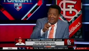 22K views · 656 reactions | #MLB Pedro Martínez le envía mensaje a Yadier Molina  En el canal MLB Network hablando sobre la decisión de que la temporada 2022 será la última de Yadier Molina, el HOF dominicano Pedro Martínez le envío un mensaje a Yadi: “Ahora quiero decirle algo a Yadi, ahora que estoy aquí y mirando la cámara. Yadi, a menos que el próximo año sea bien malo, todavía NO. Todavía No. Tú te puedes quedar.” | TAB Deportes | Facebook
