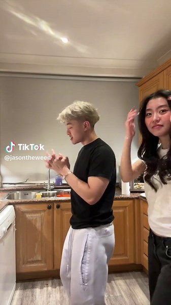 Jason😅 (@jasontheween)’s video of Shizuku