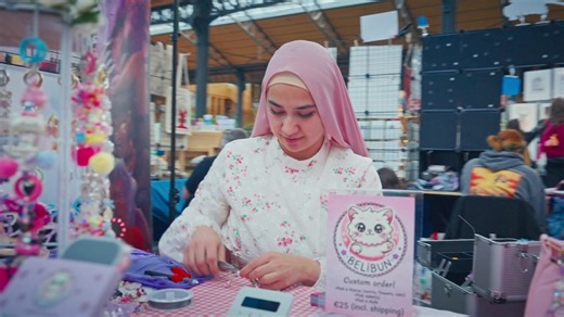 From legendary cosplays to cosmic panels, amazing meetings and so much more, day 1 of Comic Con Brussels set the stage for a weekend beyond imagination.🔥🏰🧚‍♂️ 🌝As the sun sets on this incredible first day, our journey is far from over… the quests continue, the battles await, and the magic is just beginning. 🌞See you tomorrow, fellow adventurers, as we dive even deeper into the realms of imagination, where anything is possible and every fan is a hero. ❤Thank you❤ 🎟Tickets for tomorrow: www.