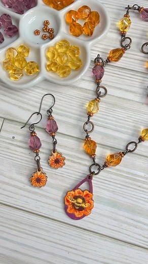 22 reactions | Paint your own custom jewelry designs! See full tutorial by @kristenfagan on Soft Flex Company’s YouTube channel. These Colourful Soul wooden pop-outs and Ultimate Paint by @vintajco make it so easy to create your own hand painted and beaded jewelry designs unique to you. DIY earrings, pendants and more that are easy to put together, cost effective, and cute gifts for friends and co workers! Find all the supplies at SoftFlexCompany.com | Soft Flex Company | Facebook