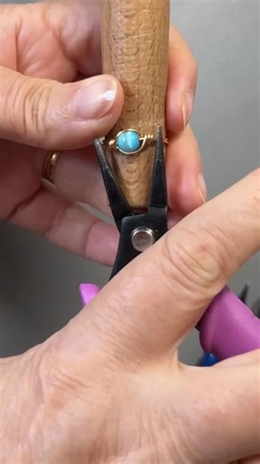 Easy gold wire ring tutorial with mother of pearl