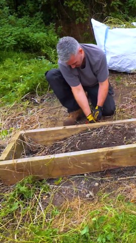 She couldn’t leave her house because of this garden