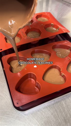 These were 👌🏼 👌🏼 need to make them more stable because my chocolate edge ratio wasn’t very good and the fluff was a day old and started to deflate 😭 will try again at some point because that buttery biscuit base??!!!!!!!!!!!! 10/10 😮‍💨 knew these geo gem stones would come in handy one day x