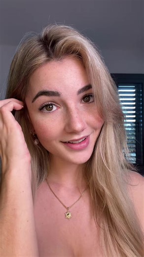 lG: ella.fucila (@asmr.mariella)’s videos with green to blue - daniel.mp3