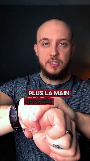 Comprendre le langage corporel : lire l'heure avec deux mains