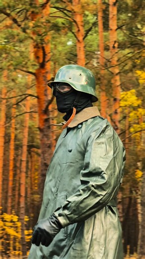 @rock_n_rolla_85 on Instagram: "So weit die braune Heide reicht 🍂🍁🎶 🎶 -> @schellackfunken 🎥 -> @ca.sxx87 Dieses Video unterliegt der Kunstfreiheit Art. 5 Abs. 3 S. 1 Alt. 1 GG und steht in keinem Zusammenhang mit dem Nationalsozialismus. Es spiegelt die 50er Jahre in Deutschland wieder. Uniform -> Polizei Hamburg 1952. #bmw #deutschland #germany #bikelife #oldtimer"