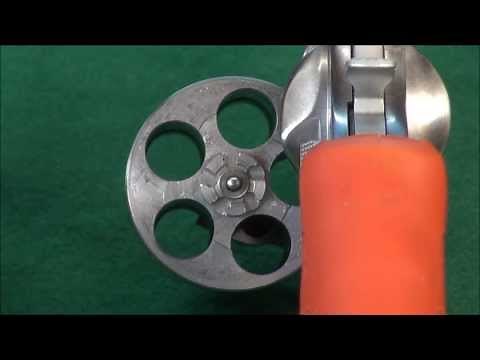 S & W 500 ES Magnum Snub Nose Review & Fun Range Footage Enjoy weaonseducation