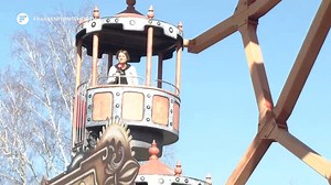 WIN WIN WIN Auch in diesem Jahr warten viele Attraktionen im Freizeit-Land Geiselwind auf euch! Wer Lust auf einen Ausflug in den Freizeitpark hat, sollte unbedingt bei unserem Gewinnspiel mitmachen. Schreibt uns einfach in die Kommentare, mit wem ihr gerne einen Tag in Geiselwind verbringen würdet. Zu gewinnen gibt es 5x2 Ehrenkarten. Viel Glück! 🍀 Das Gewinnspiel endet morgen um 15:30 Uhr. Dieses Gewinnspiel steht in keiner Verbindung zu Facebook. Der Rechtsweg ist ausgeschlossen. Keine Barau