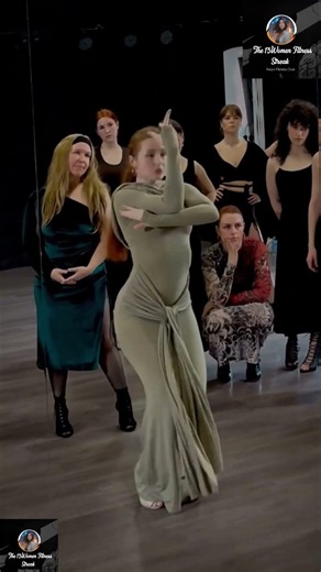 Dance choreography for exercise #glutes #motivation #100k #dance #strongwomen #strongabs