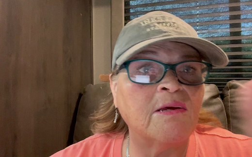 hold up是什么意思