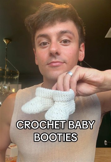 Easy Crochet Baby Booties Tutorial