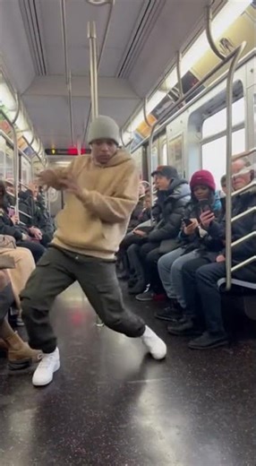 Subway Groove — Dancing Through the Commute 🚆🔥