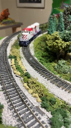 Finally getting the chance to run some trains!! I did pickup some Walthers rolling stock and yes the steel wheels help! #modeltrainlayout #modeltrains #hogauge #trainnerds #modelrailway