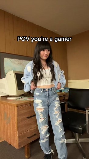 Proper Sitting Position for Gamers: Leg Up Technique