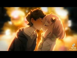 anya x damian kiss