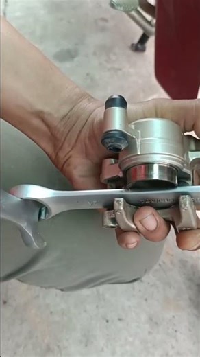 trik mekanik menekan piston kaliper rem #tutorial #otomotif